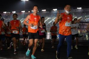 BIB: 2207, 1192, 23151, 505, 22727, 1406
                            <button type="button" onclick="openModal(16490978)" class="btn btn-primary btn-sm float-right btn-popup" data-toggle="modal" data-target=".modal-high-quality">
                        <i class="fas fa-shopping-cart"></i> Add to Cart
                    </button>
                                            <button type="button" onclick="isThisMe(16490978, true)" class="btn btn-success btn-sm float-right btn-popup btn-isme hidden" data-toggle="tooltip" data-placement="bottom" title="นี่คือรูปของคุณใช่ไหม คลิกที่นี่เพื่อเอาเข้าอัลบั้ม">
                        <i class="fas fa-plus"></i> Add to album
                    </button>
                    <button type="button" onclick="isThisMe(16490978, false)" class="btn btn-warning btn-sm float-right btn-popup btn-isnotme hidden">
                        <i class="fas fa-ban"></i> Remove from album
                    </button>