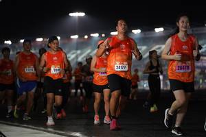 BIB: 2331, 0995, 26479, 2014
                            <button type="button" onclick="openModal(16099396)" class="btn btn-primary btn-sm float-right btn-popup" data-toggle="modal" data-target=".modal-high-quality">
                        <i class="fas fa-shopping-cart"></i> Add to Cart
                    </button>
                                            <button type="button" onclick="isThisMe(16099396, true)" class="btn btn-success btn-sm float-right btn-popup btn-isme hidden" data-toggle="tooltip" data-placement="bottom" title="นี่คือรูปของคุณใช่ไหม คลิกที่นี่เพื่อเอาเข้าอัลบั้ม">
                        <i class="fas fa-plus"></i> Add to album
                    </button>
                    <button type="button" onclick="isThisMe(16099396, false)" class="btn btn-warning btn-sm float-right btn-popup btn-isnotme hidden">
                        <i class="fas fa-ban"></i> Remove from album
                    </button>