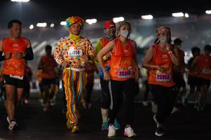 BIB: 1358, 25344, 25953, 419
                            <button type="button" onclick="openModal(16162992)" class="btn btn-primary btn-sm float-right btn-popup" data-toggle="modal" data-target=".modal-high-quality">
                        <i class="fas fa-shopping-cart"></i> Add to Cart
                    </button>
                                            <button type="button" onclick="isThisMe(16162992, true)" class="btn btn-success btn-sm float-right btn-popup btn-isme hidden" data-toggle="tooltip" data-placement="bottom" title="นี่คือรูปของคุณใช่ไหม คลิกที่นี่เพื่อเอาเข้าอัลบั้ม">
                        <i class="fas fa-plus"></i> Add to album
                    </button>
                    <button type="button" onclick="isThisMe(16162992, false)" class="btn btn-warning btn-sm float-right btn-popup btn-isnotme hidden">
                        <i class="fas fa-ban"></i> Remove from album
                    </button>