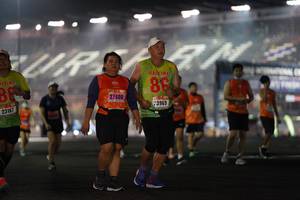 BIB: 27600, 23167, 3969
                            <button type="button" onclick="openModal(16155718)" class="btn btn-primary btn-sm float-right btn-popup" data-toggle="modal" data-target=".modal-high-quality">
                        <i class="fas fa-shopping-cart"></i> Add to Cart
                    </button>
                                            <button type="button" onclick="isThisMe(16155718, true)" class="btn btn-success btn-sm float-right btn-popup btn-isme hidden" data-toggle="tooltip" data-placement="bottom" title="นี่คือรูปของคุณใช่ไหม คลิกที่นี่เพื่อเอาเข้าอัลบั้ม">
                        <i class="fas fa-plus"></i> Add to album
                    </button>
                    <button type="button" onclick="isThisMe(16155718, false)" class="btn btn-warning btn-sm float-right btn-popup btn-isnotme hidden">
                        <i class="fas fa-ban"></i> Remove from album
                    </button>