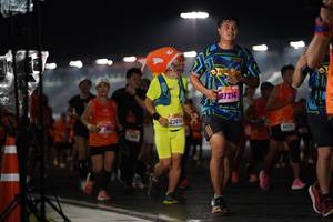 BIB: 27214, 23014
                            <button type="button" onclick="openModal(16100730)" class="btn btn-primary btn-sm float-right btn-popup" data-toggle="modal" data-target=".modal-high-quality">
                        <i class="fas fa-shopping-cart"></i> Add to Cart
                    </button>
                                            <button type="button" onclick="isThisMe(16100730, true)" class="btn btn-success btn-sm float-right btn-popup btn-isme hidden" data-toggle="tooltip" data-placement="bottom" title="นี่คือรูปของคุณใช่ไหม คลิกที่นี่เพื่อเอาเข้าอัลบั้ม">
                        <i class="fas fa-plus"></i> Add to album
                    </button>
                    <button type="button" onclick="isThisMe(16100730, false)" class="btn btn-warning btn-sm float-right btn-popup btn-isnotme hidden">
                        <i class="fas fa-ban"></i> Remove from album
                    </button>