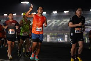 BIB: 23498, 21571, 048, 20415
                            <button type="button" onclick="openModal(16113165)" class="btn btn-primary btn-sm float-right btn-popup" data-toggle="modal" data-target=".modal-high-quality">
                        <i class="fas fa-shopping-cart"></i> Add to Cart
                    </button>
                                            <button type="button" onclick="isThisMe(16113165, true)" class="btn btn-success btn-sm float-right btn-popup btn-isme hidden" data-toggle="tooltip" data-placement="bottom" title="นี่คือรูปของคุณใช่ไหม คลิกที่นี่เพื่อเอาเข้าอัลบั้ม">
                        <i class="fas fa-plus"></i> Add to album
                    </button>
                    <button type="button" onclick="isThisMe(16113165, false)" class="btn btn-warning btn-sm float-right btn-popup btn-isnotme hidden">
                        <i class="fas fa-ban"></i> Remove from album
                    </button>