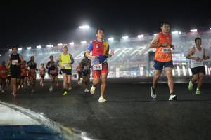 BIB: 2304, 21665
                            <button type="button" onclick="openModal(16347716)" class="btn btn-primary btn-sm float-right btn-popup" data-toggle="modal" data-target=".modal-high-quality">
                        <i class="fas fa-shopping-cart"></i> Add to Cart
                    </button>
                                            <button type="button" onclick="isThisMe(16347716, true)" class="btn btn-success btn-sm float-right btn-popup btn-isme hidden" data-toggle="tooltip" data-placement="bottom" title="นี่คือรูปของคุณใช่ไหม คลิกที่นี่เพื่อเอาเข้าอัลบั้ม">
                        <i class="fas fa-plus"></i> Add to album
                    </button>
                    <button type="button" onclick="isThisMe(16347716, false)" class="btn btn-warning btn-sm float-right btn-popup btn-isnotme hidden">
                        <i class="fas fa-ban"></i> Remove from album
                    </button>