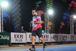 BIB: 100, 101
                            <button type="button" onclick="openModal(16782772)" class="btn btn-primary btn-sm float-right btn-popup" data-toggle="modal" data-target=".modal-high-quality">
                        <i class="fas fa-shopping-cart"></i> Add to Cart
                    </button>
                                            <button type="button" onclick="isThisMe(16782772, true)" class="btn btn-success btn-sm float-right btn-popup btn-isme hidden" data-toggle="tooltip" data-placement="bottom" title="นี่คือรูปของคุณใช่ไหม คลิกที่นี่เพื่อเอาเข้าอัลบั้ม">
                        <i class="fas fa-plus"></i> Add to album
                    </button>
                    <button type="button" onclick="isThisMe(16782772, false)" class="btn btn-warning btn-sm float-right btn-popup btn-isnotme hidden">
                        <i class="fas fa-ban"></i> Remove from album
                    </button>