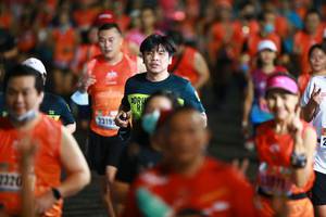 BIB: 2319, 320
                            <button type="button" onclick="openModal(16703557)" class="btn btn-primary btn-sm float-right btn-popup" data-toggle="modal" data-target=".modal-high-quality">
                        <i class="fas fa-shopping-cart"></i> Add to Cart
                    </button>
                                            <button type="button" onclick="isThisMe(16703557, true)" class="btn btn-success btn-sm float-right btn-popup btn-isme hidden" data-toggle="tooltip" data-placement="bottom" title="นี่คือรูปของคุณใช่ไหม คลิกที่นี่เพื่อเอาเข้าอัลบั้ม">
                        <i class="fas fa-plus"></i> Add to album
                    </button>
                    <button type="button" onclick="isThisMe(16703557, false)" class="btn btn-warning btn-sm float-right btn-popup btn-isnotme hidden">
                        <i class="fas fa-ban"></i> Remove from album
                    </button>