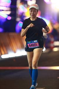 BIB: 44021
                            <button type="button" onclick="openModal(16833036)" class="btn btn-primary btn-sm float-right btn-popup" data-toggle="modal" data-target=".modal-high-quality">
                        <i class="fas fa-shopping-cart"></i> Add to Cart
                    </button>
                                            <button type="button" onclick="isThisMe(16833036, true)" class="btn btn-success btn-sm float-right btn-popup btn-isme hidden" data-toggle="tooltip" data-placement="bottom" title="นี่คือรูปของคุณใช่ไหม คลิกที่นี่เพื่อเอาเข้าอัลบั้ม">
                        <i class="fas fa-plus"></i> Add to album
                    </button>
                    <button type="button" onclick="isThisMe(16833036, false)" class="btn btn-warning btn-sm float-right btn-popup btn-isnotme hidden">
                        <i class="fas fa-ban"></i> Remove from album
                    </button>