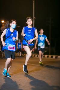 BIB: 12913
                            <button type="button" onclick="openModal(16627554)" class="btn btn-primary btn-sm float-right btn-popup" data-toggle="modal" data-target=".modal-high-quality">
                        <i class="fas fa-shopping-cart"></i> Add to Cart
                    </button>
                                            <button type="button" onclick="isThisMe(16627554, true)" class="btn btn-success btn-sm float-right btn-popup btn-isme hidden" data-toggle="tooltip" data-placement="bottom" title="นี่คือรูปของคุณใช่ไหม คลิกที่นี่เพื่อเอาเข้าอัลบั้ม">
                        <i class="fas fa-plus"></i> Add to album
                    </button>
                    <button type="button" onclick="isThisMe(16627554, false)" class="btn btn-warning btn-sm float-right btn-popup btn-isnotme hidden">
                        <i class="fas fa-ban"></i> Remove from album
                    </button>