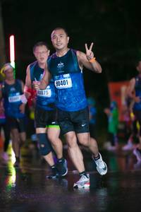 BIB: 90401, 0075
                            <button type="button" onclick="openModal(17124826)" class="btn btn-primary btn-sm float-right btn-popup" data-toggle="modal" data-target=".modal-high-quality">
                        <i class="fas fa-shopping-cart"></i> Add to Cart
                    </button>
                                            <button type="button" onclick="isThisMe(17124826, true)" class="btn btn-success btn-sm float-right btn-popup btn-isme hidden" data-toggle="tooltip" data-placement="bottom" title="นี่คือรูปของคุณใช่ไหม คลิกที่นี่เพื่อเอาเข้าอัลบั้ม">
                        <i class="fas fa-plus"></i> Add to album
                    </button>
                    <button type="button" onclick="isThisMe(17124826, false)" class="btn btn-warning btn-sm float-right btn-popup btn-isnotme hidden">
                        <i class="fas fa-ban"></i> Remove from album
                    </button>