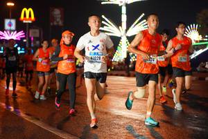 BIB: 41028, 096, 2276
                            <button type="button" onclick="openModal(16274043)" class="btn btn-primary btn-sm float-right btn-popup" data-toggle="modal" data-target=".modal-high-quality">
                        <i class="fas fa-shopping-cart"></i> Add to Cart
                    </button>
                                            <button type="button" onclick="isThisMe(16274043, true)" class="btn btn-success btn-sm float-right btn-popup btn-isme hidden" data-toggle="tooltip" data-placement="bottom" title="นี่คือรูปของคุณใช่ไหม คลิกที่นี่เพื่อเอาเข้าอัลบั้ม">
                        <i class="fas fa-plus"></i> Add to album
                    </button>
                    <button type="button" onclick="isThisMe(16274043, false)" class="btn btn-warning btn-sm float-right btn-popup btn-isnotme hidden">
                        <i class="fas fa-ban"></i> Remove from album
                    </button>