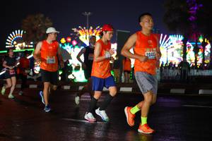 BIB: 2045, 2041, 23141
                            <button type="button" onclick="openModal(16510715)" class="btn btn-primary btn-sm float-right btn-popup" data-toggle="modal" data-target=".modal-high-quality">
                        <i class="fas fa-shopping-cart"></i> Add to Cart
                    </button>
                                            <button type="button" onclick="isThisMe(16510715, true)" class="btn btn-success btn-sm float-right btn-popup btn-isme hidden" data-toggle="tooltip" data-placement="bottom" title="นี่คือรูปของคุณใช่ไหม คลิกที่นี่เพื่อเอาเข้าอัลบั้ม">
                        <i class="fas fa-plus"></i> Add to album
                    </button>
                    <button type="button" onclick="isThisMe(16510715, false)" class="btn btn-warning btn-sm float-right btn-popup btn-isnotme hidden">
                        <i class="fas fa-ban"></i> Remove from album
                    </button>