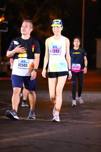 BIB: 1242, 42505, 44787
                            <button type="button" onclick="openModal(17419391)" class="btn btn-primary btn-sm float-right btn-popup" data-toggle="modal" data-target=".modal-high-quality">
                        <i class="fas fa-shopping-cart"></i> Add to Cart
                    </button>
                                            <button type="button" onclick="isThisMe(17419391, true)" class="btn btn-success btn-sm float-right btn-popup btn-isme hidden" data-toggle="tooltip" data-placement="bottom" title="นี่คือรูปของคุณใช่ไหม คลิกที่นี่เพื่อเอาเข้าอัลบั้ม">
                        <i class="fas fa-plus"></i> Add to album
                    </button>
                    <button type="button" onclick="isThisMe(17419391, false)" class="btn btn-warning btn-sm float-right btn-popup btn-isnotme hidden">
                        <i class="fas fa-ban"></i> Remove from album
                    </button>