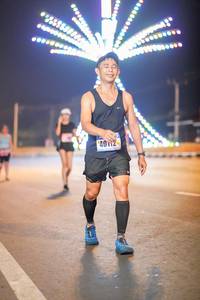 BIB: 402
                            <button type="button" onclick="openModal(17871015)" class="btn btn-primary btn-sm float-right btn-popup" data-toggle="modal" data-target=".modal-high-quality">
                        <i class="fas fa-shopping-cart"></i> Add to Cart
                    </button>
                                            <button type="button" onclick="isThisMe(17871015, true)" class="btn btn-success btn-sm float-right btn-popup btn-isme hidden" data-toggle="tooltip" data-placement="bottom" title="นี่คือรูปของคุณใช่ไหม คลิกที่นี่เพื่อเอาเข้าอัลบั้ม">
                        <i class="fas fa-plus"></i> Add to album
                    </button>
                    <button type="button" onclick="isThisMe(17871015, false)" class="btn btn-warning btn-sm float-right btn-popup btn-isnotme hidden">
                        <i class="fas fa-ban"></i> Remove from album
                    </button>