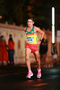 BIB: 40110
                            <button type="button" onclick="openModal(16178611)" class="btn btn-primary btn-sm float-right btn-popup" data-toggle="modal" data-target=".modal-high-quality">
                        <i class="fas fa-shopping-cart"></i> Add to Cart
                    </button>
                                            <button type="button" onclick="isThisMe(16178611, true)" class="btn btn-success btn-sm float-right btn-popup btn-isme hidden" data-toggle="tooltip" data-placement="bottom" title="นี่คือรูปของคุณใช่ไหม คลิกที่นี่เพื่อเอาเข้าอัลบั้ม">
                        <i class="fas fa-plus"></i> Add to album
                    </button>
                    <button type="button" onclick="isThisMe(16178611, false)" class="btn btn-warning btn-sm float-right btn-popup btn-isnotme hidden">
                        <i class="fas fa-ban"></i> Remove from album
                    </button>