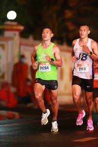 BIB: 24204, 219
                            <button type="button" onclick="openModal(16180009)" class="btn btn-primary btn-sm float-right btn-popup" data-toggle="modal" data-target=".modal-high-quality">
                        <i class="fas fa-shopping-cart"></i> Add to Cart
                    </button>
                                            <button type="button" onclick="isThisMe(16180009, true)" class="btn btn-success btn-sm float-right btn-popup btn-isme hidden" data-toggle="tooltip" data-placement="bottom" title="นี่คือรูปของคุณใช่ไหม คลิกที่นี่เพื่อเอาเข้าอัลบั้ม">
                        <i class="fas fa-plus"></i> Add to album
                    </button>
                    <button type="button" onclick="isThisMe(16180009, false)" class="btn btn-warning btn-sm float-right btn-popup btn-isnotme hidden">
                        <i class="fas fa-ban"></i> Remove from album
                    </button>