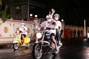 BIB: 
                            <button type="button" onclick="openModal(17780576)" class="btn btn-primary btn-sm float-right btn-popup" data-toggle="modal" data-target=".modal-high-quality">
                        <i class="fas fa-shopping-cart"></i> Add to Cart
                    </button>
                                            <button type="button" onclick="isThisMe(17780576, true)" class="btn btn-success btn-sm float-right btn-popup btn-isme hidden" data-toggle="tooltip" data-placement="bottom" title="นี่คือรูปของคุณใช่ไหม คลิกที่นี่เพื่อเอาเข้าอัลบั้ม">
                        <i class="fas fa-plus"></i> Add to album
                    </button>
                    <button type="button" onclick="isThisMe(17780576, false)" class="btn btn-warning btn-sm float-right btn-popup btn-isnotme hidden">
                        <i class="fas fa-ban"></i> Remove from album
                    </button>