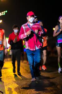 BIB: 422
                            <button type="button" onclick="openModal(17947473)" class="btn btn-primary btn-sm float-right btn-popup" data-toggle="modal" data-target=".modal-high-quality">
                        <i class="fas fa-shopping-cart"></i> Add to Cart
                    </button>
                                            <button type="button" onclick="isThisMe(17947473, true)" class="btn btn-success btn-sm float-right btn-popup btn-isme hidden" data-toggle="tooltip" data-placement="bottom" title="นี่คือรูปของคุณใช่ไหม คลิกที่นี่เพื่อเอาเข้าอัลบั้ม">
                        <i class="fas fa-plus"></i> Add to album
                    </button>
                    <button type="button" onclick="isThisMe(17947473, false)" class="btn btn-warning btn-sm float-right btn-popup btn-isnotme hidden">
                        <i class="fas fa-ban"></i> Remove from album
                    </button>