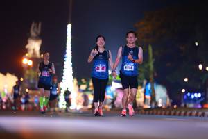 BIB: 41184, 44542
                            <button type="button" onclick="openModal(16405582)" class="btn btn-primary btn-sm float-right btn-popup" data-toggle="modal" data-target=".modal-high-quality">
                        <i class="fas fa-shopping-cart"></i> Add to Cart
                    </button>
                                            <button type="button" onclick="isThisMe(16405582, true)" class="btn btn-success btn-sm float-right btn-popup btn-isme hidden" data-toggle="tooltip" data-placement="bottom" title="นี่คือรูปของคุณใช่ไหม คลิกที่นี่เพื่อเอาเข้าอัลบั้ม">
                        <i class="fas fa-plus"></i> Add to album
                    </button>
                    <button type="button" onclick="isThisMe(16405582, false)" class="btn btn-warning btn-sm float-right btn-popup btn-isnotme hidden">
                        <i class="fas fa-ban"></i> Remove from album
                    </button>