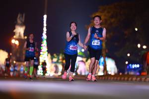 BIB: 4184, 44542
                            <button type="button" onclick="openModal(16405850)" class="btn btn-primary btn-sm float-right btn-popup" data-toggle="modal" data-target=".modal-high-quality">
                        <i class="fas fa-shopping-cart"></i> Add to Cart
                    </button>
                                            <button type="button" onclick="isThisMe(16405850, true)" class="btn btn-success btn-sm float-right btn-popup btn-isme hidden" data-toggle="tooltip" data-placement="bottom" title="นี่คือรูปของคุณใช่ไหม คลิกที่นี่เพื่อเอาเข้าอัลบั้ม">
                        <i class="fas fa-plus"></i> Add to album
                    </button>
                    <button type="button" onclick="isThisMe(16405850, false)" class="btn btn-warning btn-sm float-right btn-popup btn-isnotme hidden">
                        <i class="fas fa-ban"></i> Remove from album
                    </button>