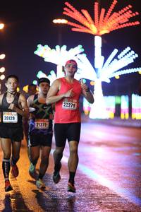 BIB: 22279, 20129, 21375
                            <button type="button" onclick="openModal(16873741)" class="btn btn-primary btn-sm float-right btn-popup" data-toggle="modal" data-target=".modal-high-quality">
                        <i class="fas fa-shopping-cart"></i> Add to Cart
                    </button>
                                            <button type="button" onclick="isThisMe(16873741, true)" class="btn btn-success btn-sm float-right btn-popup btn-isme hidden" data-toggle="tooltip" data-placement="bottom" title="นี่คือรูปของคุณใช่ไหม คลิกที่นี่เพื่อเอาเข้าอัลบั้ม">
                        <i class="fas fa-plus"></i> Add to album
                    </button>
                    <button type="button" onclick="isThisMe(16873741, false)" class="btn btn-warning btn-sm float-right btn-popup btn-isnotme hidden">
                        <i class="fas fa-ban"></i> Remove from album
                    </button>