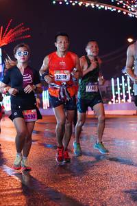 BIB: 22118, 77407, 293
                            <button type="button" onclick="openModal(17625474)" class="btn btn-primary btn-sm float-right btn-popup" data-toggle="modal" data-target=".modal-high-quality">
                        <i class="fas fa-shopping-cart"></i> Add to Cart
                    </button>
                                            <button type="button" onclick="isThisMe(17625474, true)" class="btn btn-success btn-sm float-right btn-popup btn-isme hidden" data-toggle="tooltip" data-placement="bottom" title="นี่คือรูปของคุณใช่ไหม คลิกที่นี่เพื่อเอาเข้าอัลบั้ม">
                        <i class="fas fa-plus"></i> Add to album
                    </button>
                    <button type="button" onclick="isThisMe(17625474, false)" class="btn btn-warning btn-sm float-right btn-popup btn-isnotme hidden">
                        <i class="fas fa-ban"></i> Remove from album
                    </button>