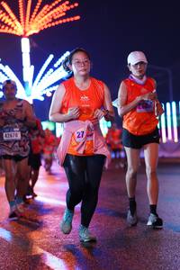 BIB: 260, 42670
                            <button type="button" onclick="openModal(17675635)" class="btn btn-primary btn-sm float-right btn-popup" data-toggle="modal" data-target=".modal-high-quality">
                        <i class="fas fa-shopping-cart"></i> Add to Cart
                    </button>
                                            <button type="button" onclick="isThisMe(17675635, true)" class="btn btn-success btn-sm float-right btn-popup btn-isme hidden" data-toggle="tooltip" data-placement="bottom" title="นี่คือรูปของคุณใช่ไหม คลิกที่นี่เพื่อเอาเข้าอัลบั้ม">
                        <i class="fas fa-plus"></i> Add to album
                    </button>
                    <button type="button" onclick="isThisMe(17675635, false)" class="btn btn-warning btn-sm float-right btn-popup btn-isnotme hidden">
                        <i class="fas fa-ban"></i> Remove from album
                    </button>