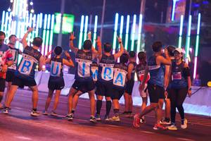 BIB: 261
                            <button type="button" onclick="openModal(17727239)" class="btn btn-primary btn-sm float-right btn-popup" data-toggle="modal" data-target=".modal-high-quality">
                        <i class="fas fa-shopping-cart"></i> Add to Cart
                    </button>
                                            <button type="button" onclick="isThisMe(17727239, true)" class="btn btn-success btn-sm float-right btn-popup btn-isme hidden" data-toggle="tooltip" data-placement="bottom" title="นี่คือรูปของคุณใช่ไหม คลิกที่นี่เพื่อเอาเข้าอัลบั้ม">
                        <i class="fas fa-plus"></i> Add to album
                    </button>
                    <button type="button" onclick="isThisMe(17727239, false)" class="btn btn-warning btn-sm float-right btn-popup btn-isnotme hidden">
                        <i class="fas fa-ban"></i> Remove from album
                    </button>