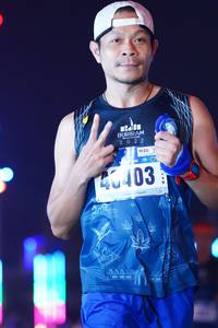 BIB: 2022, 40403
                            <button type="button" onclick="openModal(17722460)" class="btn btn-primary btn-sm float-right btn-popup" data-toggle="modal" data-target=".modal-high-quality">
                        <i class="fas fa-shopping-cart"></i> Add to Cart
                    </button>
                                            <button type="button" onclick="isThisMe(17722460, true)" class="btn btn-success btn-sm float-right btn-popup btn-isme hidden" data-toggle="tooltip" data-placement="bottom" title="นี่คือรูปของคุณใช่ไหม คลิกที่นี่เพื่อเอาเข้าอัลบั้ม">
                        <i class="fas fa-plus"></i> Add to album
                    </button>
                    <button type="button" onclick="isThisMe(17722460, false)" class="btn btn-warning btn-sm float-right btn-popup btn-isnotme hidden">
                        <i class="fas fa-ban"></i> Remove from album
                    </button>