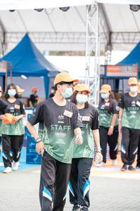 BIB: 126
                            <button type="button" onclick="openModal(17919554)" class="btn btn-primary btn-sm float-right btn-popup" data-toggle="modal" data-target=".modal-high-quality">
                        <i class="fas fa-shopping-cart"></i> Add to Cart
                    </button>
                                            <button type="button" onclick="isThisMe(17919554, true)" class="btn btn-success btn-sm float-right btn-popup btn-isme hidden" data-toggle="tooltip" data-placement="bottom" title="นี่คือรูปของคุณใช่ไหม คลิกที่นี่เพื่อเอาเข้าอัลบั้ม">
                        <i class="fas fa-plus"></i> Add to album
                    </button>
                    <button type="button" onclick="isThisMe(17919554, false)" class="btn btn-warning btn-sm float-right btn-popup btn-isnotme hidden">
                        <i class="fas fa-ban"></i> Remove from album
                    </button>