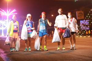 BIB: 3205, 40440
                            <button type="button" onclick="openModal(17097917)" class="btn btn-primary btn-sm float-right btn-popup" data-toggle="modal" data-target=".modal-high-quality">
                        <i class="fas fa-shopping-cart"></i> Add to Cart
                    </button>
                                            <button type="button" onclick="isThisMe(17097917, true)" class="btn btn-success btn-sm float-right btn-popup btn-isme hidden" data-toggle="tooltip" data-placement="bottom" title="นี่คือรูปของคุณใช่ไหม คลิกที่นี่เพื่อเอาเข้าอัลบั้ม">
                        <i class="fas fa-plus"></i> Add to album
                    </button>
                    <button type="button" onclick="isThisMe(17097917, false)" class="btn btn-warning btn-sm float-right btn-popup btn-isnotme hidden">
                        <i class="fas fa-ban"></i> Remove from album
                    </button>