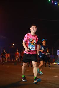 BIB: 401
                            <button type="button" onclick="openModal(17048801)" class="btn btn-primary btn-sm float-right btn-popup" data-toggle="modal" data-target=".modal-high-quality">
                        <i class="fas fa-shopping-cart"></i> Add to Cart
                    </button>
                                            <button type="button" onclick="isThisMe(17048801, true)" class="btn btn-success btn-sm float-right btn-popup btn-isme hidden" data-toggle="tooltip" data-placement="bottom" title="นี่คือรูปของคุณใช่ไหม คลิกที่นี่เพื่อเอาเข้าอัลบั้ม">
                        <i class="fas fa-plus"></i> Add to album
                    </button>
                    <button type="button" onclick="isThisMe(17048801, false)" class="btn btn-warning btn-sm float-right btn-popup btn-isnotme hidden">
                        <i class="fas fa-ban"></i> Remove from album
                    </button>