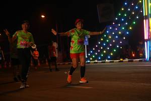 BIB: 269, 25529
                            <button type="button" onclick="openModal(17040425)" class="btn btn-primary btn-sm float-right btn-popup" data-toggle="modal" data-target=".modal-high-quality">
                        <i class="fas fa-shopping-cart"></i> Add to Cart
                    </button>
                                            <button type="button" onclick="isThisMe(17040425, true)" class="btn btn-success btn-sm float-right btn-popup btn-isme hidden" data-toggle="tooltip" data-placement="bottom" title="นี่คือรูปของคุณใช่ไหม คลิกที่นี่เพื่อเอาเข้าอัลบั้ม">
                        <i class="fas fa-plus"></i> Add to album
                    </button>
                    <button type="button" onclick="isThisMe(17040425, false)" class="btn btn-warning btn-sm float-right btn-popup btn-isnotme hidden">
                        <i class="fas fa-ban"></i> Remove from album
                    </button>