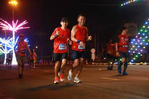 BIB: 40952
                            <button type="button" onclick="openModal(17042074)" class="btn btn-primary btn-sm float-right btn-popup" data-toggle="modal" data-target=".modal-high-quality">
                        <i class="fas fa-shopping-cart"></i> Add to Cart
                    </button>
                                            <button type="button" onclick="isThisMe(17042074, true)" class="btn btn-success btn-sm float-right btn-popup btn-isme hidden" data-toggle="tooltip" data-placement="bottom" title="นี่คือรูปของคุณใช่ไหม คลิกที่นี่เพื่อเอาเข้าอัลบั้ม">
                        <i class="fas fa-plus"></i> Add to album
                    </button>
                    <button type="button" onclick="isThisMe(17042074, false)" class="btn btn-warning btn-sm float-right btn-popup btn-isnotme hidden">
                        <i class="fas fa-ban"></i> Remove from album
                    </button>