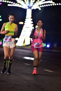 BIB: 14061
                            <button type="button" onclick="openModal(17770229)" class="btn btn-primary btn-sm float-right btn-popup" data-toggle="modal" data-target=".modal-high-quality">
                        <i class="fas fa-shopping-cart"></i> Add to Cart
                    </button>
                                            <button type="button" onclick="isThisMe(17770229, true)" class="btn btn-success btn-sm float-right btn-popup btn-isme hidden" data-toggle="tooltip" data-placement="bottom" title="นี่คือรูปของคุณใช่ไหม คลิกที่นี่เพื่อเอาเข้าอัลบั้ม">
                        <i class="fas fa-plus"></i> Add to album
                    </button>
                    <button type="button" onclick="isThisMe(17770229, false)" class="btn btn-warning btn-sm float-right btn-popup btn-isnotme hidden">
                        <i class="fas fa-ban"></i> Remove from album
                    </button>