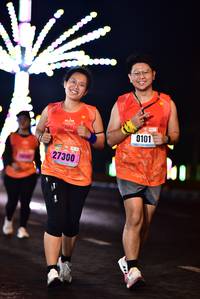 BIB: 0101, 27300
                            <button type="button" onclick="openModal(17758211)" class="btn btn-primary btn-sm float-right btn-popup" data-toggle="modal" data-target=".modal-high-quality">
                        <i class="fas fa-shopping-cart"></i> Add to Cart
                    </button>
                                            <button type="button" onclick="isThisMe(17758211, true)" class="btn btn-success btn-sm float-right btn-popup btn-isme hidden" data-toggle="tooltip" data-placement="bottom" title="นี่คือรูปของคุณใช่ไหม คลิกที่นี่เพื่อเอาเข้าอัลบั้ม">
                        <i class="fas fa-plus"></i> Add to album
                    </button>
                    <button type="button" onclick="isThisMe(17758211, false)" class="btn btn-warning btn-sm float-right btn-popup btn-isnotme hidden">
                        <i class="fas fa-ban"></i> Remove from album
                    </button>