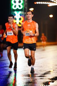 BIB: 21100, 225
                            <button type="button" onclick="openModal(17353864)" class="btn btn-primary btn-sm float-right btn-popup" data-toggle="modal" data-target=".modal-high-quality">
                        <i class="fas fa-shopping-cart"></i> Add to Cart
                    </button>
                                            <button type="button" onclick="isThisMe(17353864, true)" class="btn btn-success btn-sm float-right btn-popup btn-isme hidden" data-toggle="tooltip" data-placement="bottom" title="นี่คือรูปของคุณใช่ไหม คลิกที่นี่เพื่อเอาเข้าอัลบั้ม">
                        <i class="fas fa-plus"></i> Add to album
                    </button>
                    <button type="button" onclick="isThisMe(17353864, false)" class="btn btn-warning btn-sm float-right btn-popup btn-isnotme hidden">
                        <i class="fas fa-ban"></i> Remove from album
                    </button>