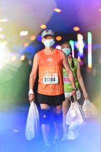 BIB: 21284
                            <button type="button" onclick="openModal(17635933)" class="btn btn-primary btn-sm float-right btn-popup" data-toggle="modal" data-target=".modal-high-quality">
                        <i class="fas fa-shopping-cart"></i> Add to Cart
                    </button>
                                            <button type="button" onclick="isThisMe(17635933, true)" class="btn btn-success btn-sm float-right btn-popup btn-isme hidden" data-toggle="tooltip" data-placement="bottom" title="นี่คือรูปของคุณใช่ไหม คลิกที่นี่เพื่อเอาเข้าอัลบั้ม">
                        <i class="fas fa-plus"></i> Add to album
                    </button>
                    <button type="button" onclick="isThisMe(17635933, false)" class="btn btn-warning btn-sm float-right btn-popup btn-isnotme hidden">
                        <i class="fas fa-ban"></i> Remove from album
                    </button>