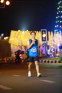 BIB: 42448
                            <button type="button" onclick="openModal(16691175)" class="btn btn-primary btn-sm float-right btn-popup" data-toggle="modal" data-target=".modal-high-quality">
                        <i class="fas fa-shopping-cart"></i> Add to Cart
                    </button>
                                            <button type="button" onclick="isThisMe(16691175, true)" class="btn btn-success btn-sm float-right btn-popup btn-isme hidden" data-toggle="tooltip" data-placement="bottom" title="นี่คือรูปของคุณใช่ไหม คลิกที่นี่เพื่อเอาเข้าอัลบั้ม">
                        <i class="fas fa-plus"></i> Add to album
                    </button>
                    <button type="button" onclick="isThisMe(16691175, false)" class="btn btn-warning btn-sm float-right btn-popup btn-isnotme hidden">
                        <i class="fas fa-ban"></i> Remove from album
                    </button>