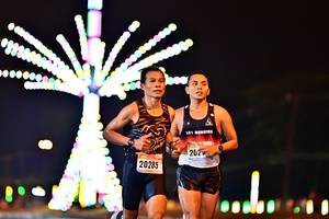 BIB: 202, 20285
                            <button type="button" onclick="openModal(18022982)" class="btn btn-primary btn-sm float-right btn-popup" data-toggle="modal" data-target=".modal-high-quality">
                        <i class="fas fa-shopping-cart"></i> Add to Cart
                    </button>
                                            <button type="button" onclick="isThisMe(18022982, true)" class="btn btn-success btn-sm float-right btn-popup btn-isme hidden" data-toggle="tooltip" data-placement="bottom" title="นี่คือรูปของคุณใช่ไหม คลิกที่นี่เพื่อเอาเข้าอัลบั้ม">
                        <i class="fas fa-plus"></i> Add to album
                    </button>
                    <button type="button" onclick="isThisMe(18022982, false)" class="btn btn-warning btn-sm float-right btn-popup btn-isnotme hidden">
                        <i class="fas fa-ban"></i> Remove from album
                    </button>