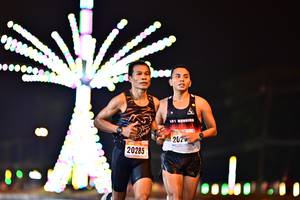 BIB: 202, 20285
                            <button type="button" onclick="openModal(17114467)" class="btn btn-primary btn-sm float-right btn-popup" data-toggle="modal" data-target=".modal-high-quality">
                        <i class="fas fa-shopping-cart"></i> Add to Cart
                    </button>
                                            <button type="button" onclick="isThisMe(17114467, true)" class="btn btn-success btn-sm float-right btn-popup btn-isme hidden" data-toggle="tooltip" data-placement="bottom" title="นี่คือรูปของคุณใช่ไหม คลิกที่นี่เพื่อเอาเข้าอัลบั้ม">
                        <i class="fas fa-plus"></i> Add to album
                    </button>
                    <button type="button" onclick="isThisMe(17114467, false)" class="btn btn-warning btn-sm float-right btn-popup btn-isnotme hidden">
                        <i class="fas fa-ban"></i> Remove from album
                    </button>