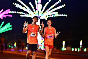 BIB: 707, 909
                            <button type="button" onclick="openModal(18119500)" class="btn btn-primary btn-sm float-right btn-popup" data-toggle="modal" data-target=".modal-high-quality">
                        <i class="fas fa-shopping-cart"></i> Add to Cart
                    </button>
                                            <button type="button" onclick="isThisMe(18119500, true)" class="btn btn-success btn-sm float-right btn-popup btn-isme hidden" data-toggle="tooltip" data-placement="bottom" title="นี่คือรูปของคุณใช่ไหม คลิกที่นี่เพื่อเอาเข้าอัลบั้ม">
                        <i class="fas fa-plus"></i> Add to album
                    </button>
                    <button type="button" onclick="isThisMe(18119500, false)" class="btn btn-warning btn-sm float-right btn-popup btn-isnotme hidden">
                        <i class="fas fa-ban"></i> Remove from album
                    </button>