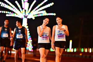 BIB: 6408, 44089, 44102
                            <button type="button" onclick="openModal(18121406)" class="btn btn-primary btn-sm float-right btn-popup" data-toggle="modal" data-target=".modal-high-quality">
                        <i class="fas fa-shopping-cart"></i> Add to Cart
                    </button>
                                            <button type="button" onclick="isThisMe(18121406, true)" class="btn btn-success btn-sm float-right btn-popup btn-isme hidden" data-toggle="tooltip" data-placement="bottom" title="นี่คือรูปของคุณใช่ไหม คลิกที่นี่เพื่อเอาเข้าอัลบั้ม">
                        <i class="fas fa-plus"></i> Add to album
                    </button>
                    <button type="button" onclick="isThisMe(18121406, false)" class="btn btn-warning btn-sm float-right btn-popup btn-isnotme hidden">
                        <i class="fas fa-ban"></i> Remove from album
                    </button>