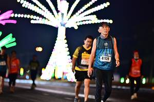 BIB: 41139, 21731
                            <button type="button" onclick="openModal(17500066)" class="btn btn-primary btn-sm float-right btn-popup" data-toggle="modal" data-target=".modal-high-quality">
                        <i class="fas fa-shopping-cart"></i> Add to Cart
                    </button>
                                            <button type="button" onclick="isThisMe(17500066, true)" class="btn btn-success btn-sm float-right btn-popup btn-isme hidden" data-toggle="tooltip" data-placement="bottom" title="นี่คือรูปของคุณใช่ไหม คลิกที่นี่เพื่อเอาเข้าอัลบั้ม">
                        <i class="fas fa-plus"></i> Add to album
                    </button>
                    <button type="button" onclick="isThisMe(17500066, false)" class="btn btn-warning btn-sm float-right btn-popup btn-isnotme hidden">
                        <i class="fas fa-ban"></i> Remove from album
                    </button>