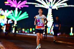 BIB: 441
                            <button type="button" onclick="openModal(18118875)" class="btn btn-primary btn-sm float-right btn-popup" data-toggle="modal" data-target=".modal-high-quality">
                        <i class="fas fa-shopping-cart"></i> Add to Cart
                    </button>
                                            <button type="button" onclick="isThisMe(18118875, true)" class="btn btn-success btn-sm float-right btn-popup btn-isme hidden" data-toggle="tooltip" data-placement="bottom" title="นี่คือรูปของคุณใช่ไหม คลิกที่นี่เพื่อเอาเข้าอัลบั้ม">
                        <i class="fas fa-plus"></i> Add to album
                    </button>
                    <button type="button" onclick="isThisMe(18118875, false)" class="btn btn-warning btn-sm float-right btn-popup btn-isnotme hidden">
                        <i class="fas fa-ban"></i> Remove from album
                    </button>