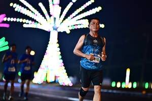 BIB: 076
                            <button type="button" onclick="openModal(17504261)" class="btn btn-primary btn-sm float-right btn-popup" data-toggle="modal" data-target=".modal-high-quality">
                        <i class="fas fa-shopping-cart"></i> Add to Cart
                    </button>
                                            <button type="button" onclick="isThisMe(17504261, true)" class="btn btn-success btn-sm float-right btn-popup btn-isme hidden" data-toggle="tooltip" data-placement="bottom" title="นี่คือรูปของคุณใช่ไหม คลิกที่นี่เพื่อเอาเข้าอัลบั้ม">
                        <i class="fas fa-plus"></i> Add to album
                    </button>
                    <button type="button" onclick="isThisMe(17504261, false)" class="btn btn-warning btn-sm float-right btn-popup btn-isnotme hidden">
                        <i class="fas fa-ban"></i> Remove from album
                    </button>