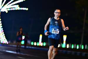 BIB: 42125
                            <button type="button" onclick="openModal(17510226)" class="btn btn-primary btn-sm float-right btn-popup" data-toggle="modal" data-target=".modal-high-quality">
                        <i class="fas fa-shopping-cart"></i> Add to Cart
                    </button>
                                            <button type="button" onclick="isThisMe(17510226, true)" class="btn btn-success btn-sm float-right btn-popup btn-isme hidden" data-toggle="tooltip" data-placement="bottom" title="นี่คือรูปของคุณใช่ไหม คลิกที่นี่เพื่อเอาเข้าอัลบั้ม">
                        <i class="fas fa-plus"></i> Add to album
                    </button>
                    <button type="button" onclick="isThisMe(17510226, false)" class="btn btn-warning btn-sm float-right btn-popup btn-isnotme hidden">
                        <i class="fas fa-ban"></i> Remove from album
                    </button>