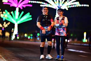 BIB: 128, 4450
                            <button type="button" onclick="openModal(18122117)" class="btn btn-primary btn-sm float-right btn-popup" data-toggle="modal" data-target=".modal-high-quality">
                        <i class="fas fa-shopping-cart"></i> Add to Cart
                    </button>
                                            <button type="button" onclick="isThisMe(18122117, true)" class="btn btn-success btn-sm float-right btn-popup btn-isme hidden" data-toggle="tooltip" data-placement="bottom" title="นี่คือรูปของคุณใช่ไหม คลิกที่นี่เพื่อเอาเข้าอัลบั้ม">
                        <i class="fas fa-plus"></i> Add to album
                    </button>
                    <button type="button" onclick="isThisMe(18122117, false)" class="btn btn-warning btn-sm float-right btn-popup btn-isnotme hidden">
                        <i class="fas fa-ban"></i> Remove from album
                    </button>