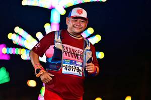 BIB: 4011
                            <button type="button" onclick="openModal(18124538)" class="btn btn-primary btn-sm float-right btn-popup" data-toggle="modal" data-target=".modal-high-quality">
                        <i class="fas fa-shopping-cart"></i> Add to Cart
                    </button>
                                            <button type="button" onclick="isThisMe(18124538, true)" class="btn btn-success btn-sm float-right btn-popup btn-isme hidden" data-toggle="tooltip" data-placement="bottom" title="นี่คือรูปของคุณใช่ไหม คลิกที่นี่เพื่อเอาเข้าอัลบั้ม">
                        <i class="fas fa-plus"></i> Add to album
                    </button>
                    <button type="button" onclick="isThisMe(18124538, false)" class="btn btn-warning btn-sm float-right btn-popup btn-isnotme hidden">
                        <i class="fas fa-ban"></i> Remove from album
                    </button>