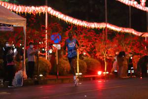 BIB: 21958
                            <button type="button" onclick="openModal(16142943)" class="btn btn-primary btn-sm float-right btn-popup" data-toggle="modal" data-target=".modal-high-quality">
                        <i class="fas fa-shopping-cart"></i> Add to Cart
                    </button>
                                            <button type="button" onclick="isThisMe(16142943, true)" class="btn btn-success btn-sm float-right btn-popup btn-isme hidden" data-toggle="tooltip" data-placement="bottom" title="นี่คือรูปของคุณใช่ไหม คลิกที่นี่เพื่อเอาเข้าอัลบั้ม">
                        <i class="fas fa-plus"></i> Add to album
                    </button>
                    <button type="button" onclick="isThisMe(16142943, false)" class="btn btn-warning btn-sm float-right btn-popup btn-isnotme hidden">
                        <i class="fas fa-ban"></i> Remove from album
                    </button>