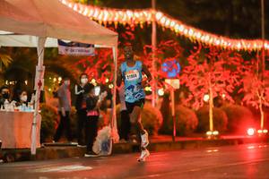 BIB: 21958
                            <button type="button" onclick="openModal(17800135)" class="btn btn-primary btn-sm float-right btn-popup" data-toggle="modal" data-target=".modal-high-quality">
                        <i class="fas fa-shopping-cart"></i> Add to Cart
                    </button>
                                            <button type="button" onclick="isThisMe(17800135, true)" class="btn btn-success btn-sm float-right btn-popup btn-isme hidden" data-toggle="tooltip" data-placement="bottom" title="นี่คือรูปของคุณใช่ไหม คลิกที่นี่เพื่อเอาเข้าอัลบั้ม">
                        <i class="fas fa-plus"></i> Add to album
                    </button>
                    <button type="button" onclick="isThisMe(17800135, false)" class="btn btn-warning btn-sm float-right btn-popup btn-isnotme hidden">
                        <i class="fas fa-ban"></i> Remove from album
                    </button>