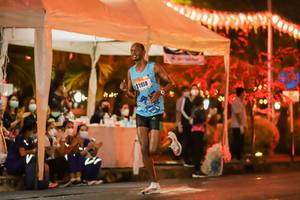 BIB: 21958
                            <button type="button" onclick="openModal(17800134)" class="btn btn-primary btn-sm float-right btn-popup" data-toggle="modal" data-target=".modal-high-quality">
                        <i class="fas fa-shopping-cart"></i> Add to Cart
                    </button>
                                            <button type="button" onclick="isThisMe(17800134, true)" class="btn btn-success btn-sm float-right btn-popup btn-isme hidden" data-toggle="tooltip" data-placement="bottom" title="นี่คือรูปของคุณใช่ไหม คลิกที่นี่เพื่อเอาเข้าอัลบั้ม">
                        <i class="fas fa-plus"></i> Add to album
                    </button>
                    <button type="button" onclick="isThisMe(17800134, false)" class="btn btn-warning btn-sm float-right btn-popup btn-isnotme hidden">
                        <i class="fas fa-ban"></i> Remove from album
                    </button>